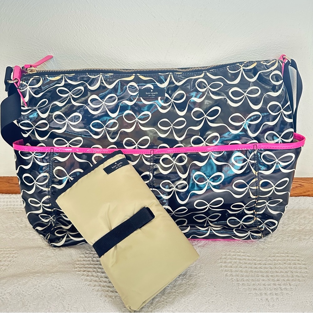 Kate Spade Daycation Serena Baby Bag With Matching Changing Pad.